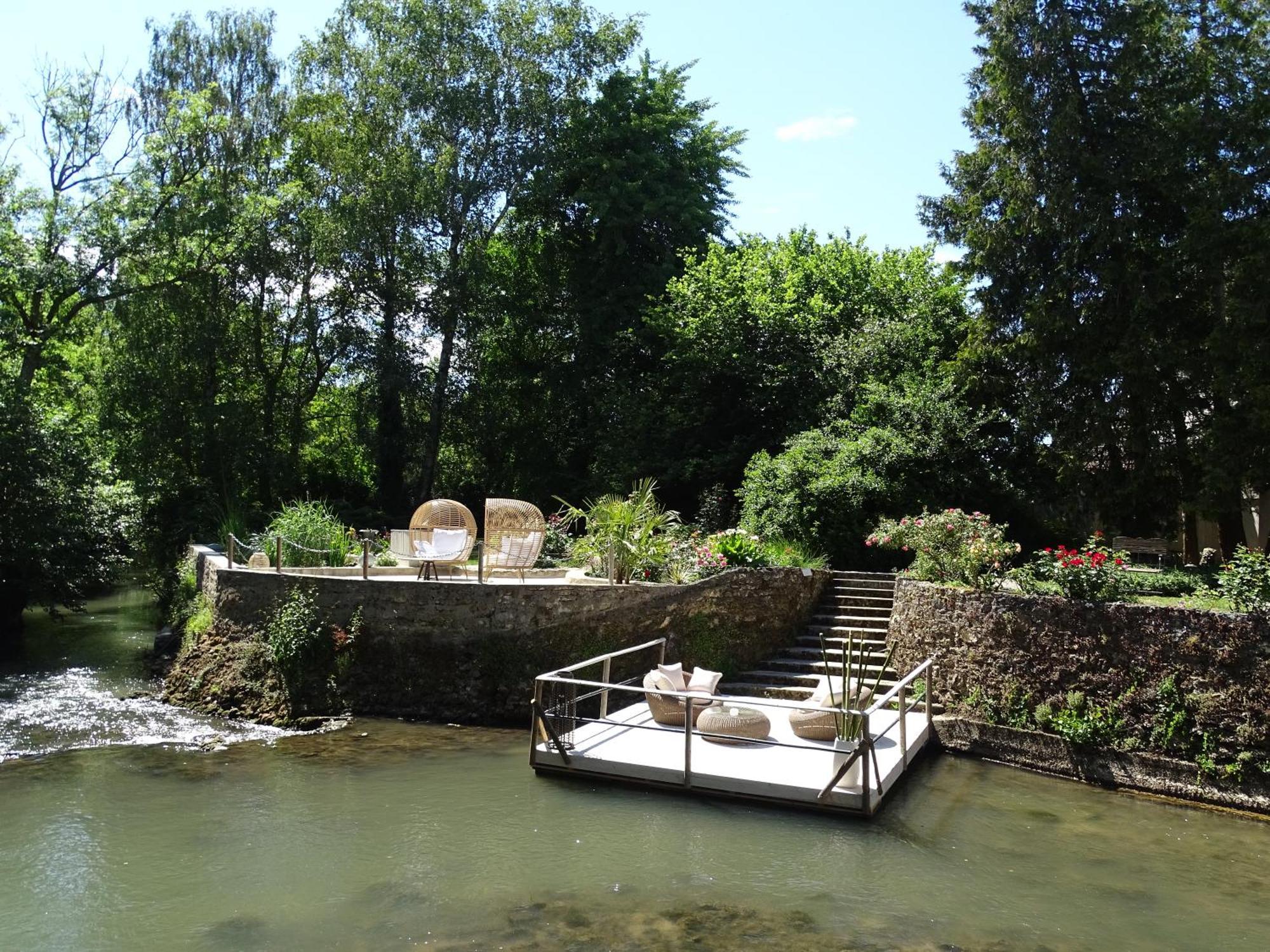 Charme Au Fil De L'Eau Otel Vendieres Dış mekan fotoğraf