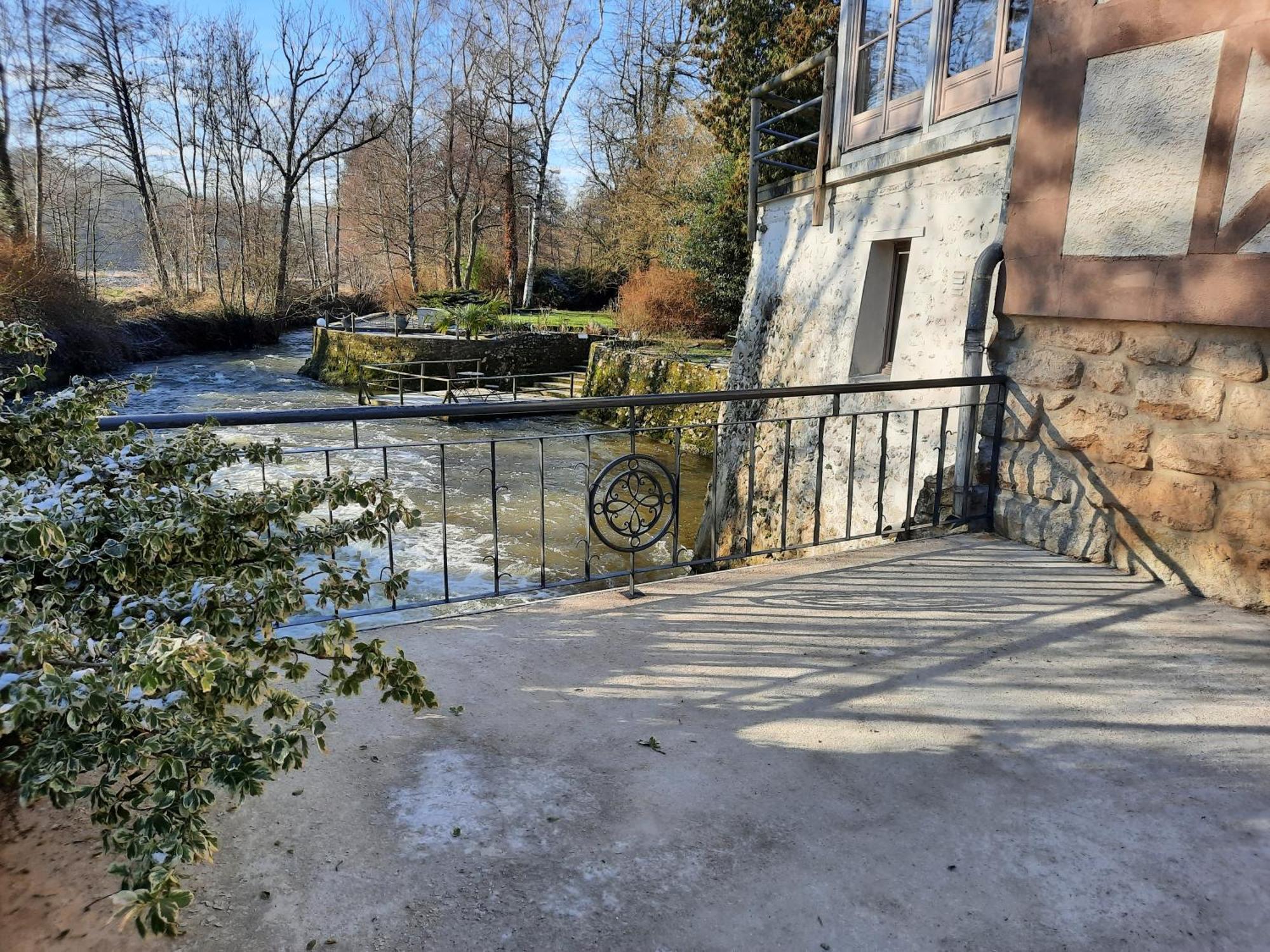 Charme Au Fil De L'Eau Otel Vendieres Dış mekan fotoğraf